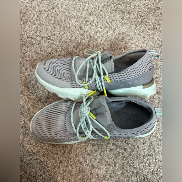 Sorel Gray and Mint Athletic Sneakers size 8 women’s - Picture 4 of 9